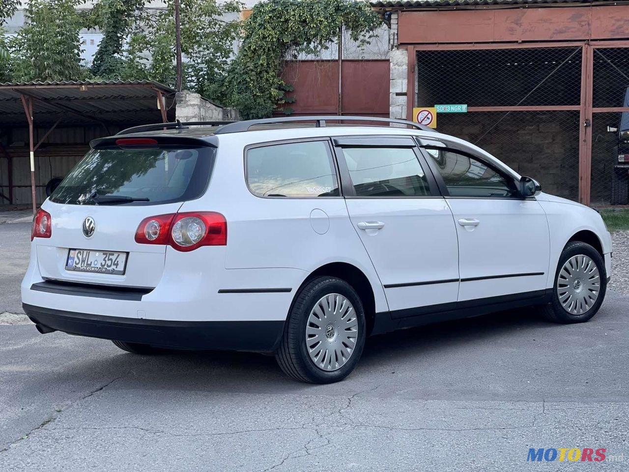 2008' Volkswagen Passat photo #4