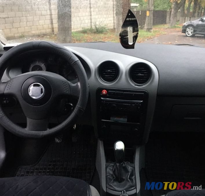 2003' SEAT Ibiza photo #5