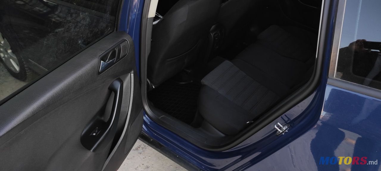 2007' Volkswagen Passat photo #3