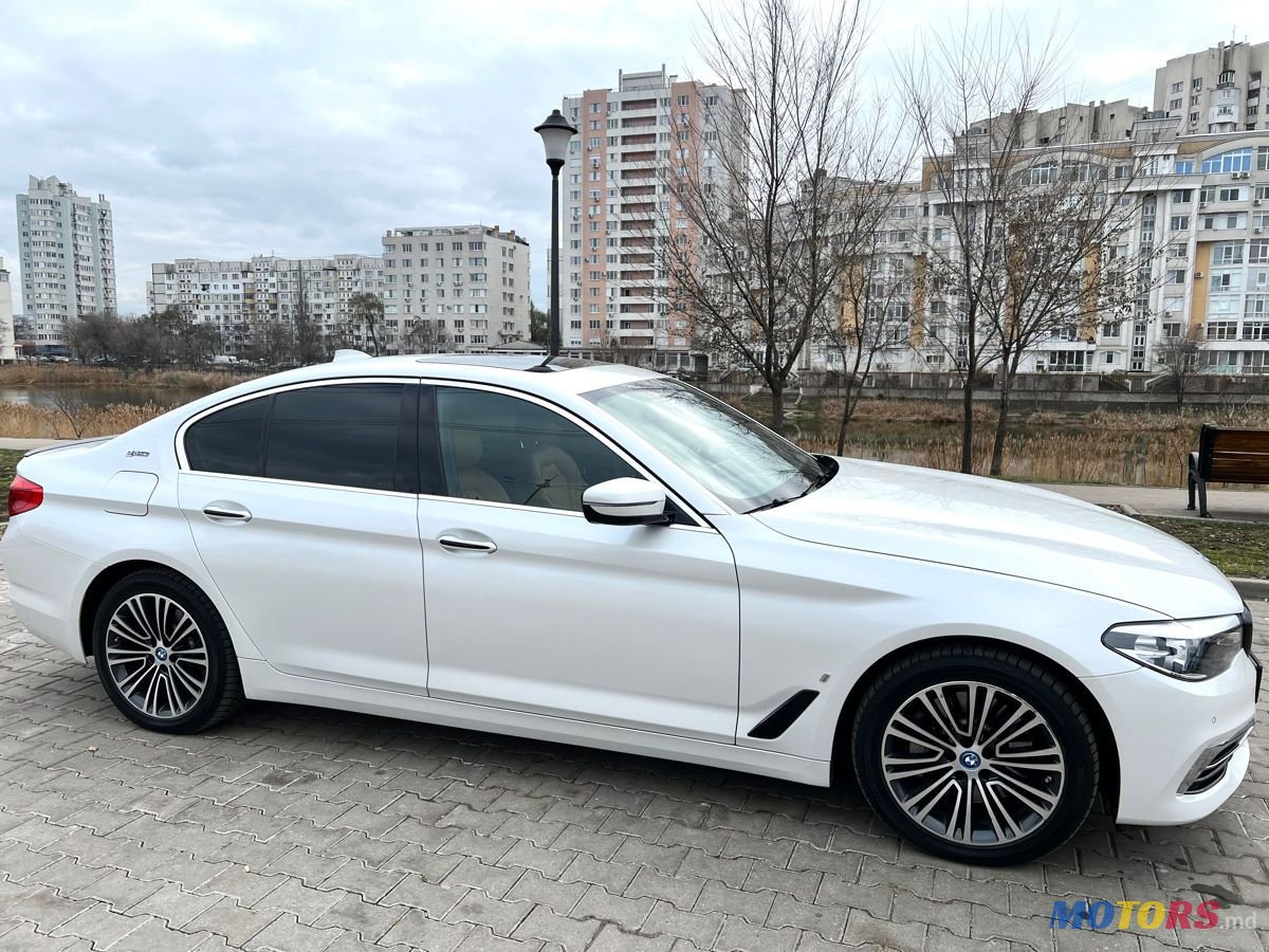 2018' BMW 5 Series photo #3