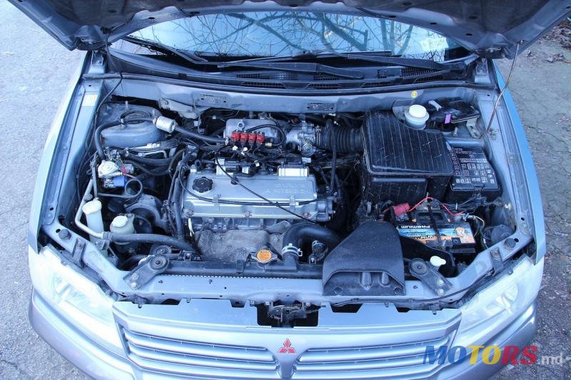 2003' Mitsubishi Space Wagon photo #5