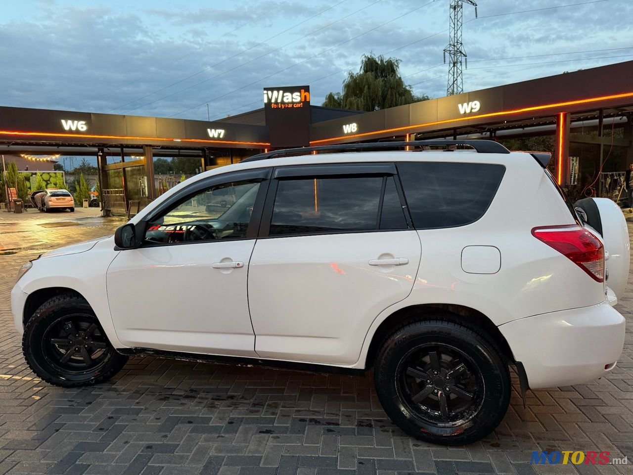 2006' Toyota RAV4 photo #2