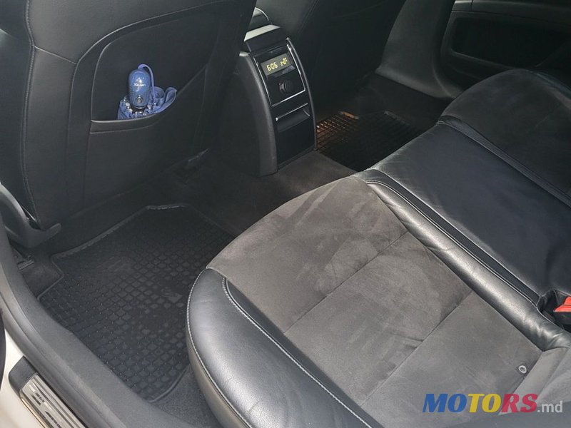 2009' Skoda Superb photo #6