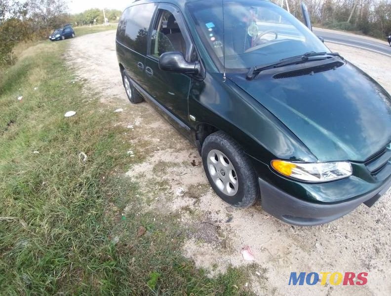 1997' Chrysler Voyager photo #1
