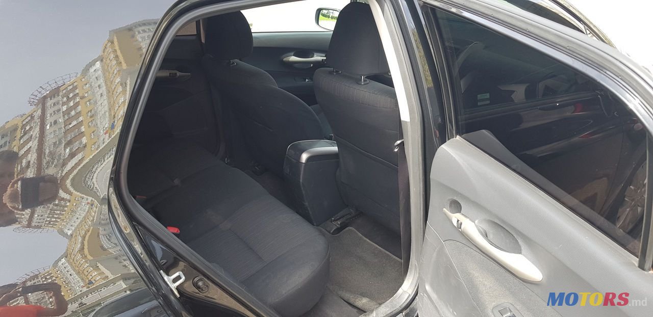 2008' Toyota Auris photo #3