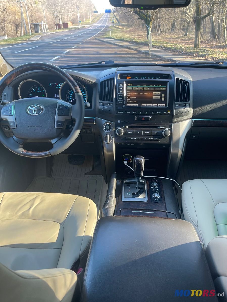 2010' Toyota Land Cruiser photo #6