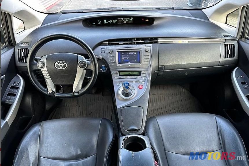2012' Toyota Prius photo #6