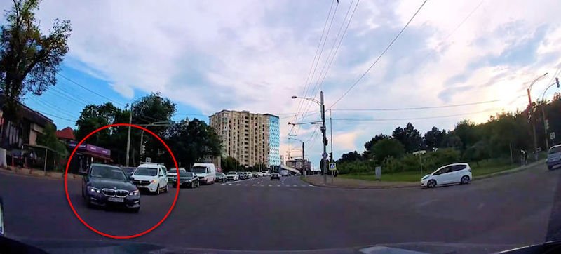 Șoferița BMW-ului care a creat o situație periculoasă în trafic, sancționată de INSP