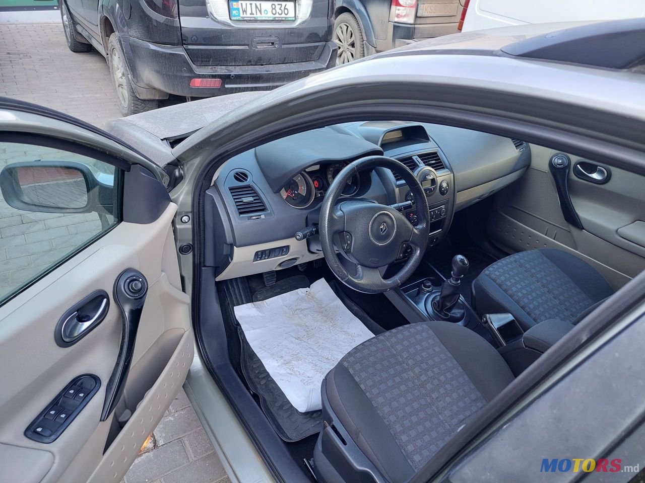 2008' Renault Megane photo #5