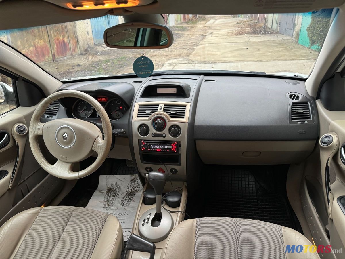 2005' Renault Megane photo #6