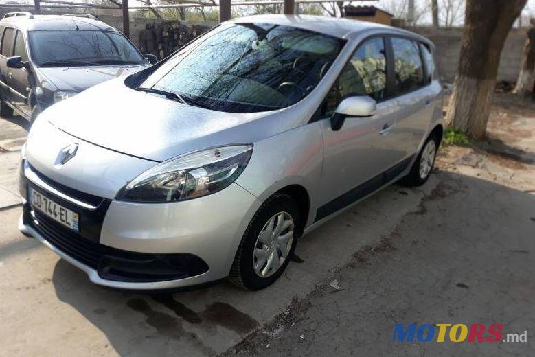 2012' Renault Scenic photo #1