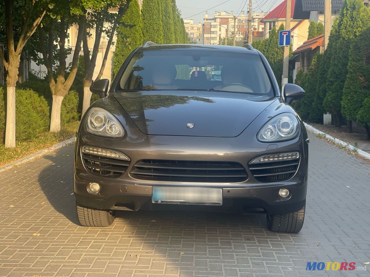 2013' Porsche Cayenne photo #2