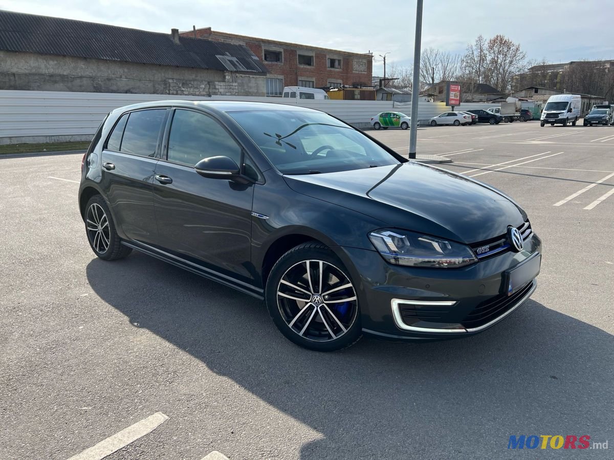 2015' Volkswagen Golf photo #1