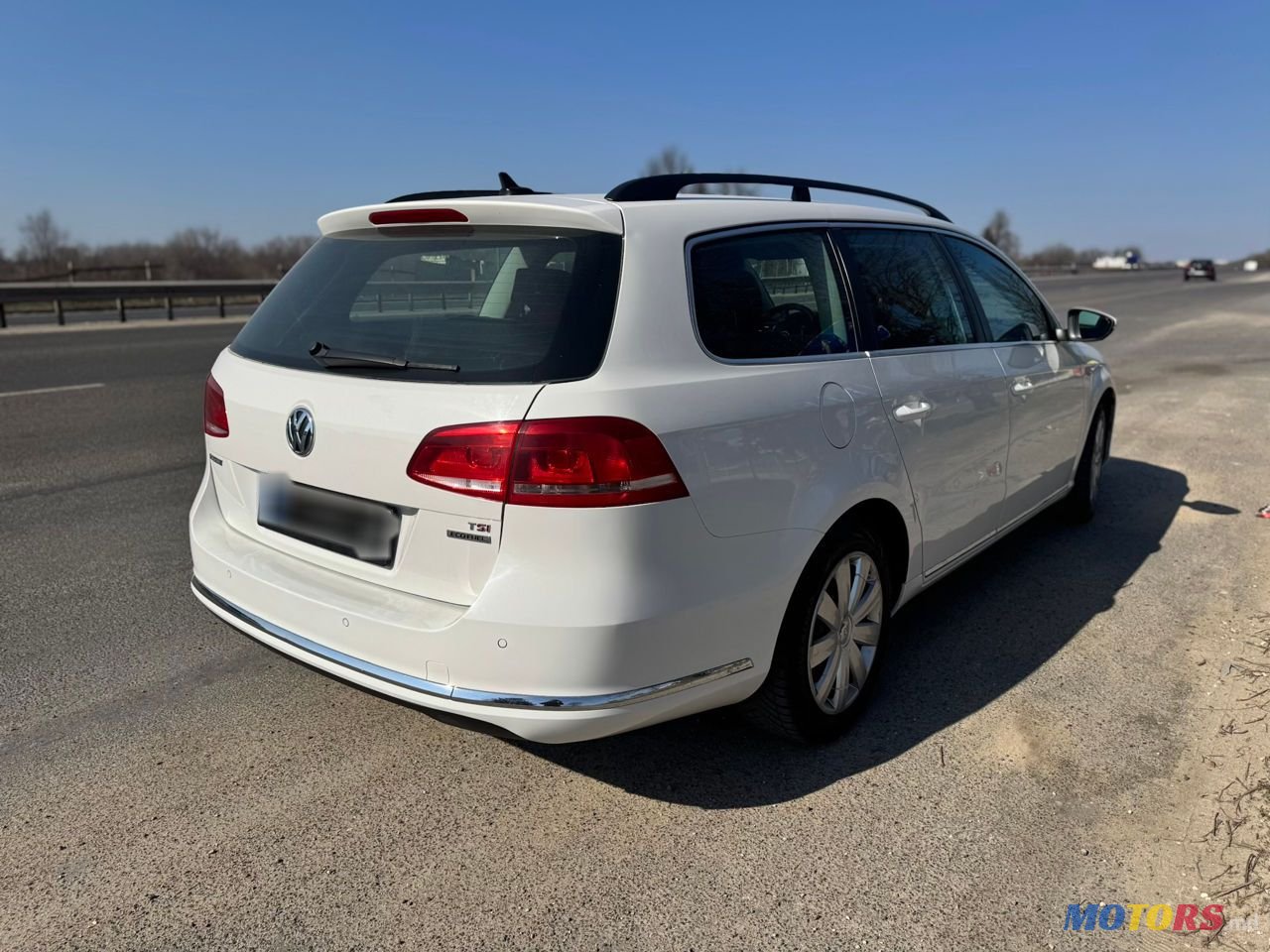 2013' Volkswagen Passat photo #3