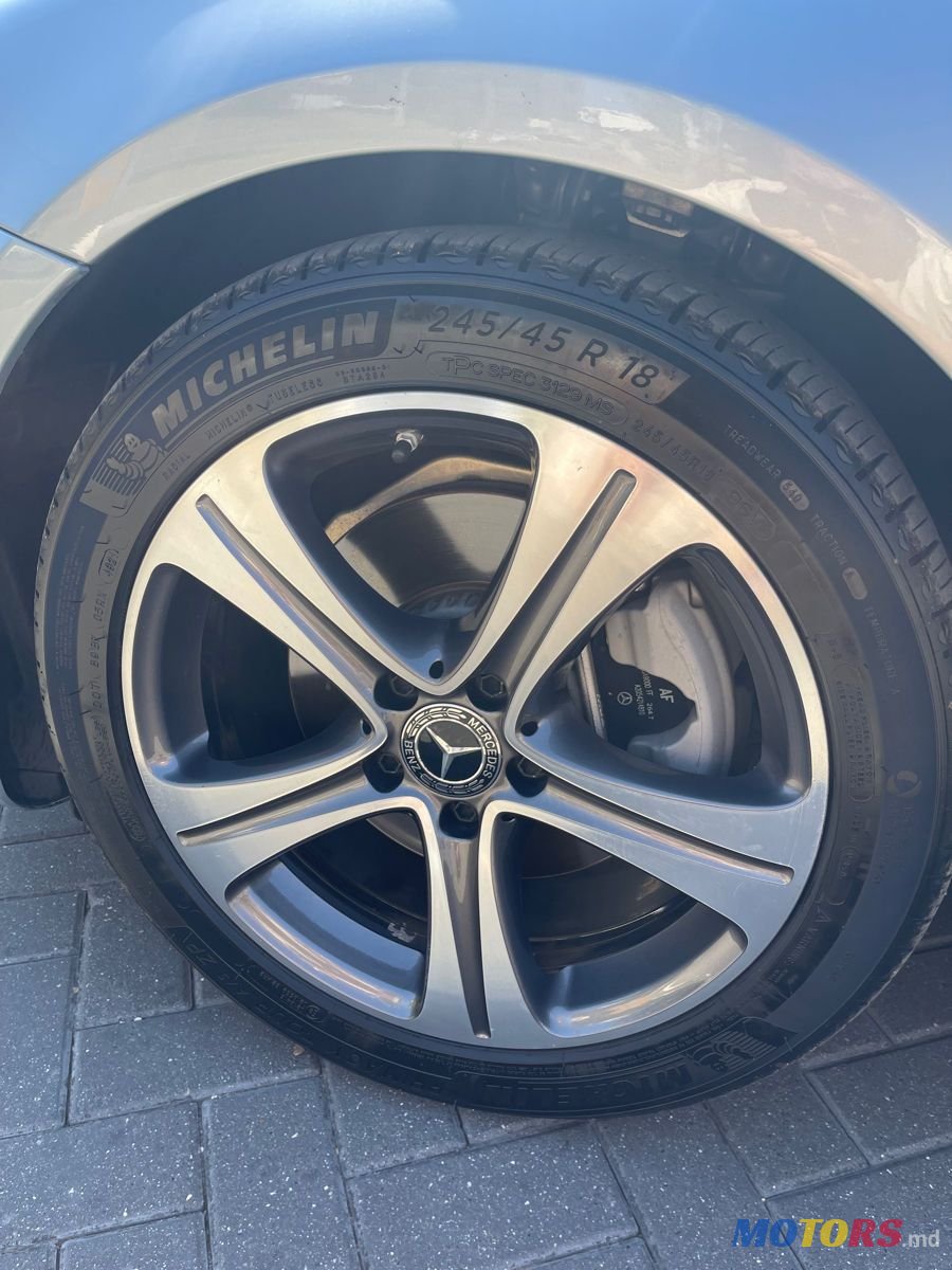 2017' Mercedes-Benz E-Class photo #6