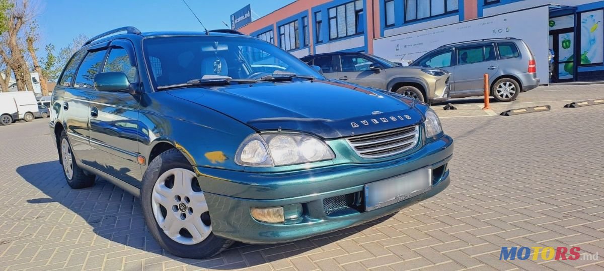 1999' Toyota Avensis photo #3