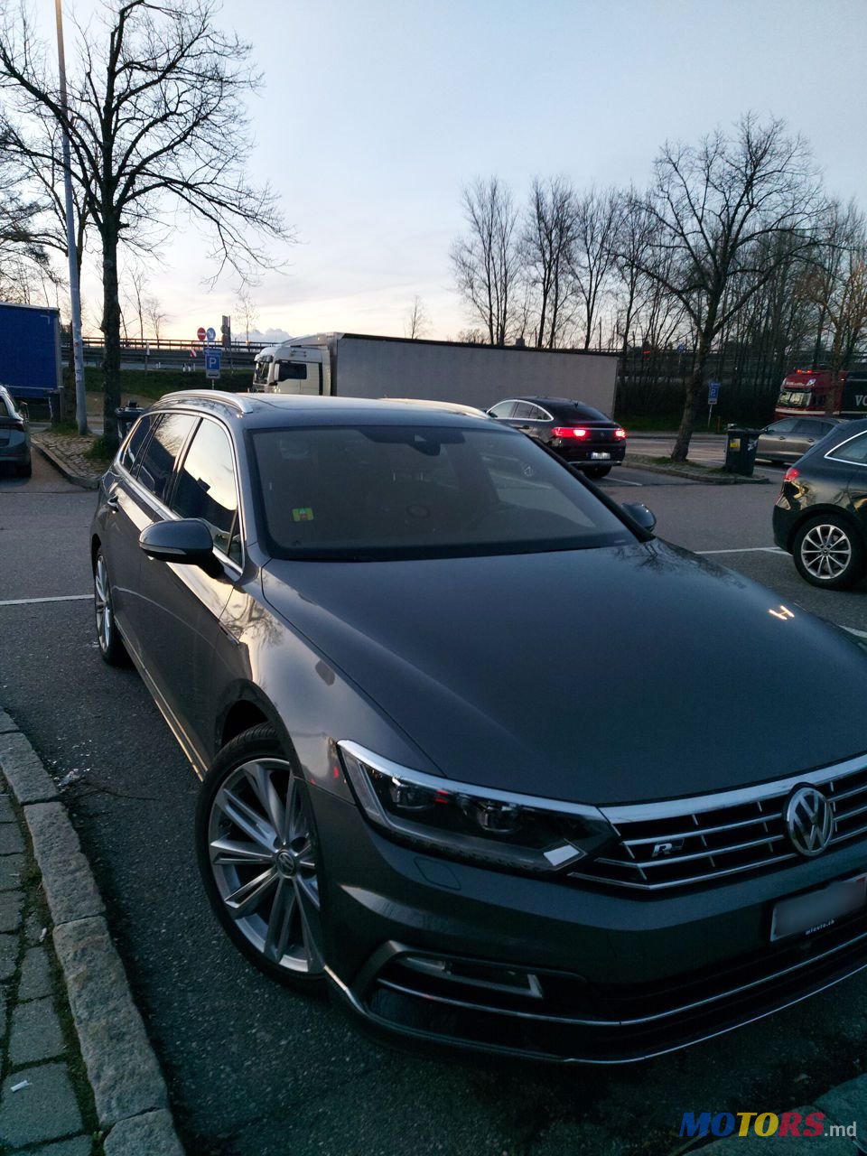 2017' Volkswagen Passat photo #1