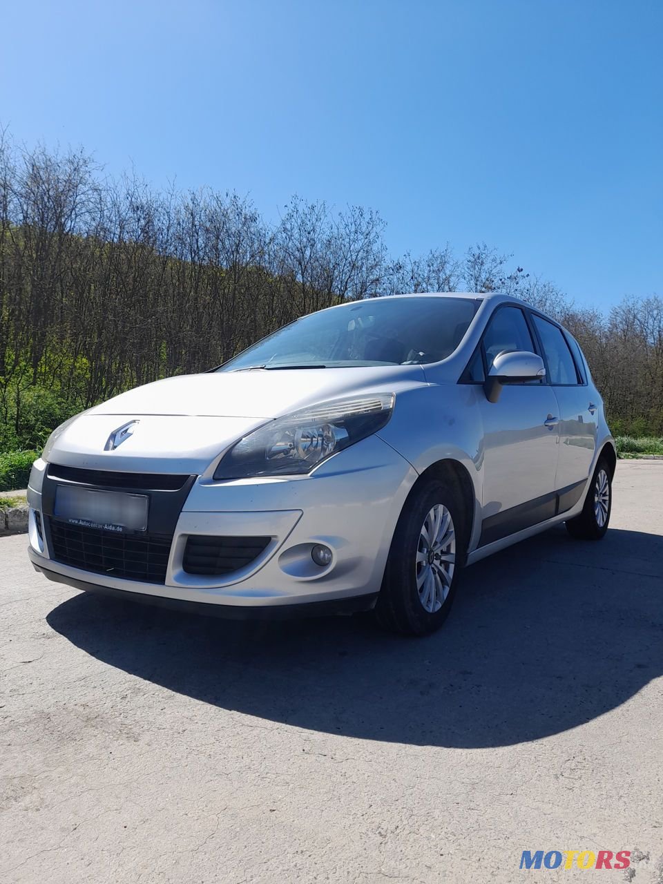 2011' Renault Scenic photo #1