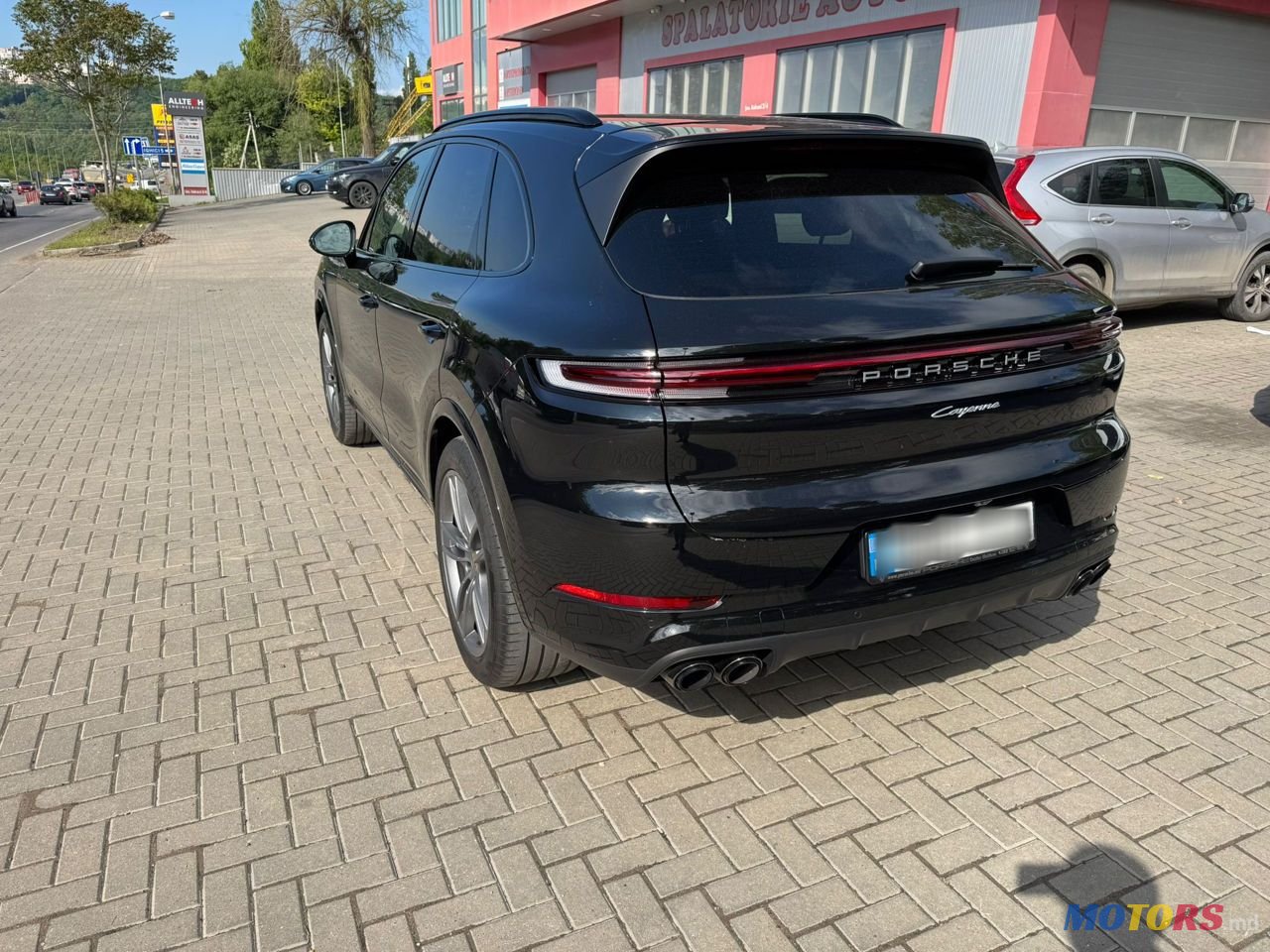 2023' Porsche Cayenne photo #3