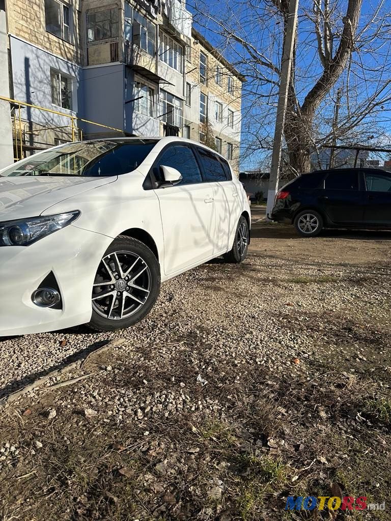2015' Toyota Auris photo #1