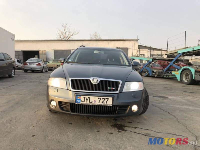 2005' Skoda Octavia photo #2