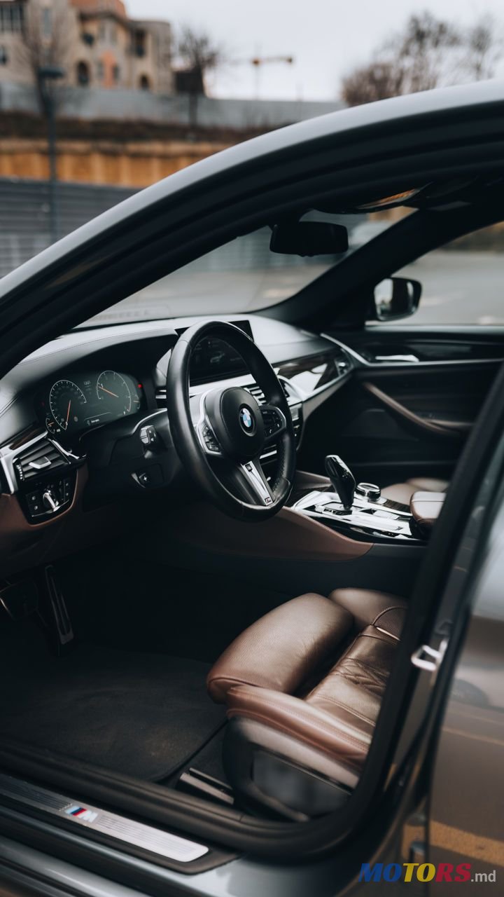 2018' BMW 5 Series photo #6