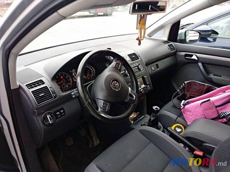 2012' Volkswagen Touran photo #1