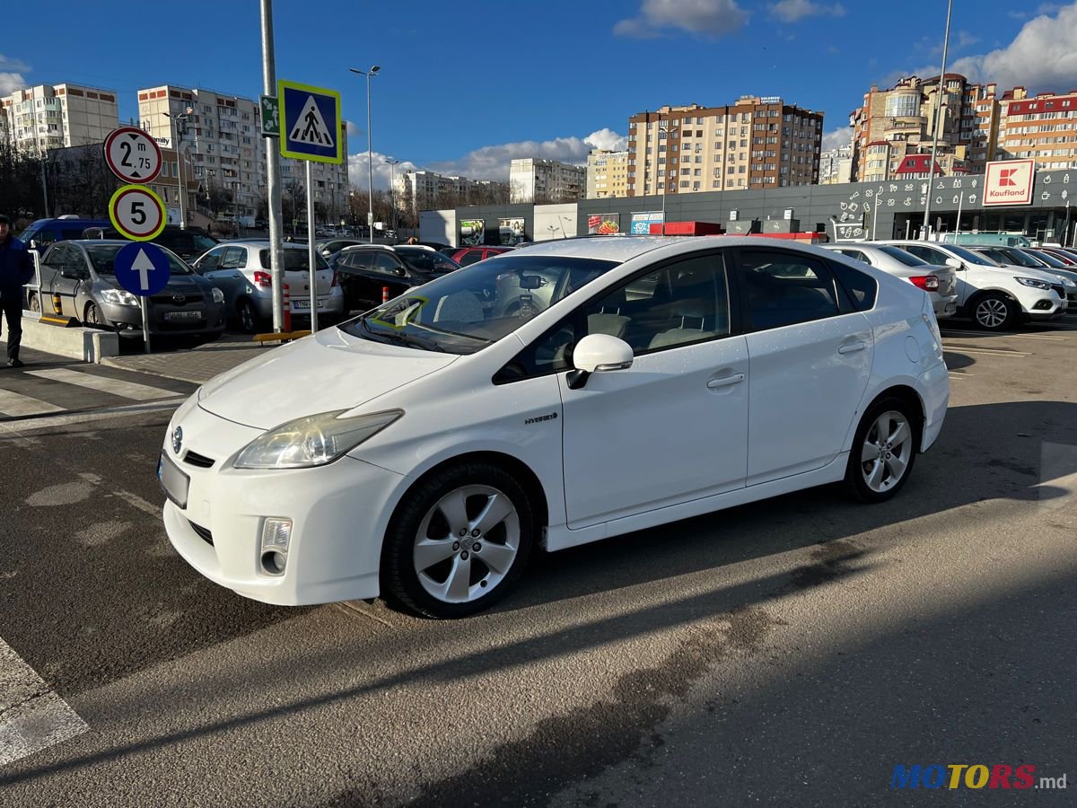 2010' Toyota Prius photo #2