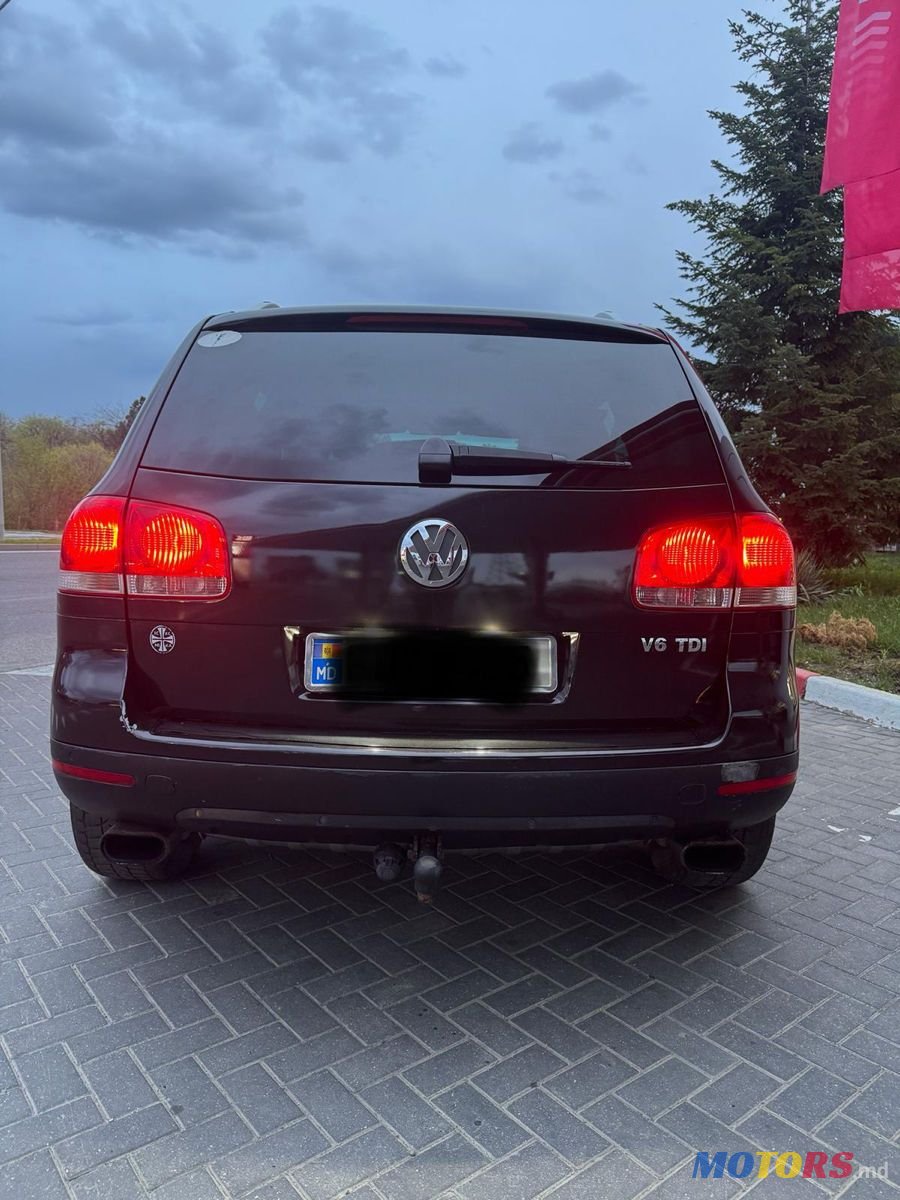 2005' Volkswagen Touareg photo #4