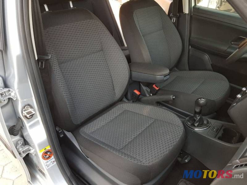 2011' Skoda Fabia photo #4