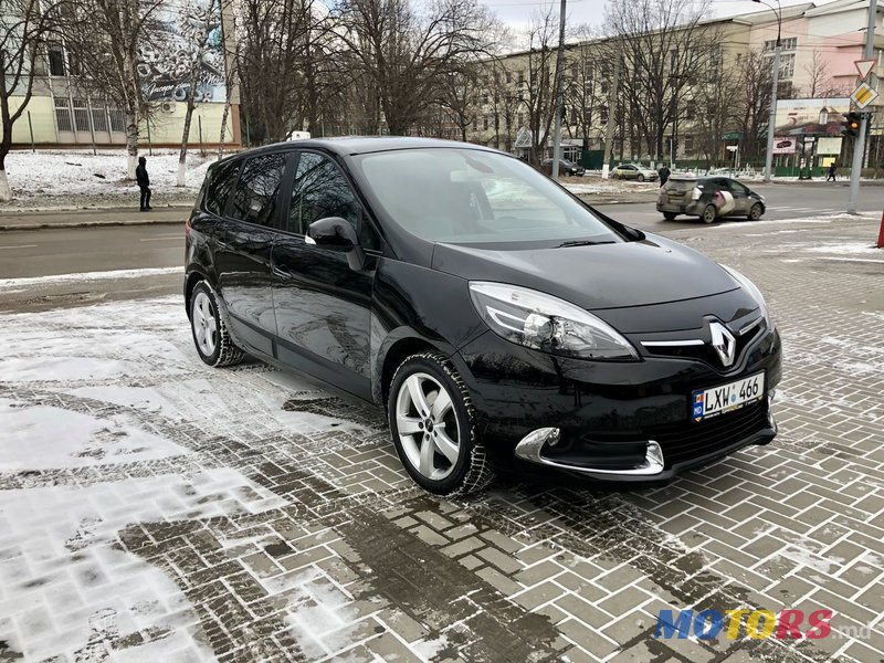 2013' Renault Grand Scenic photo #2