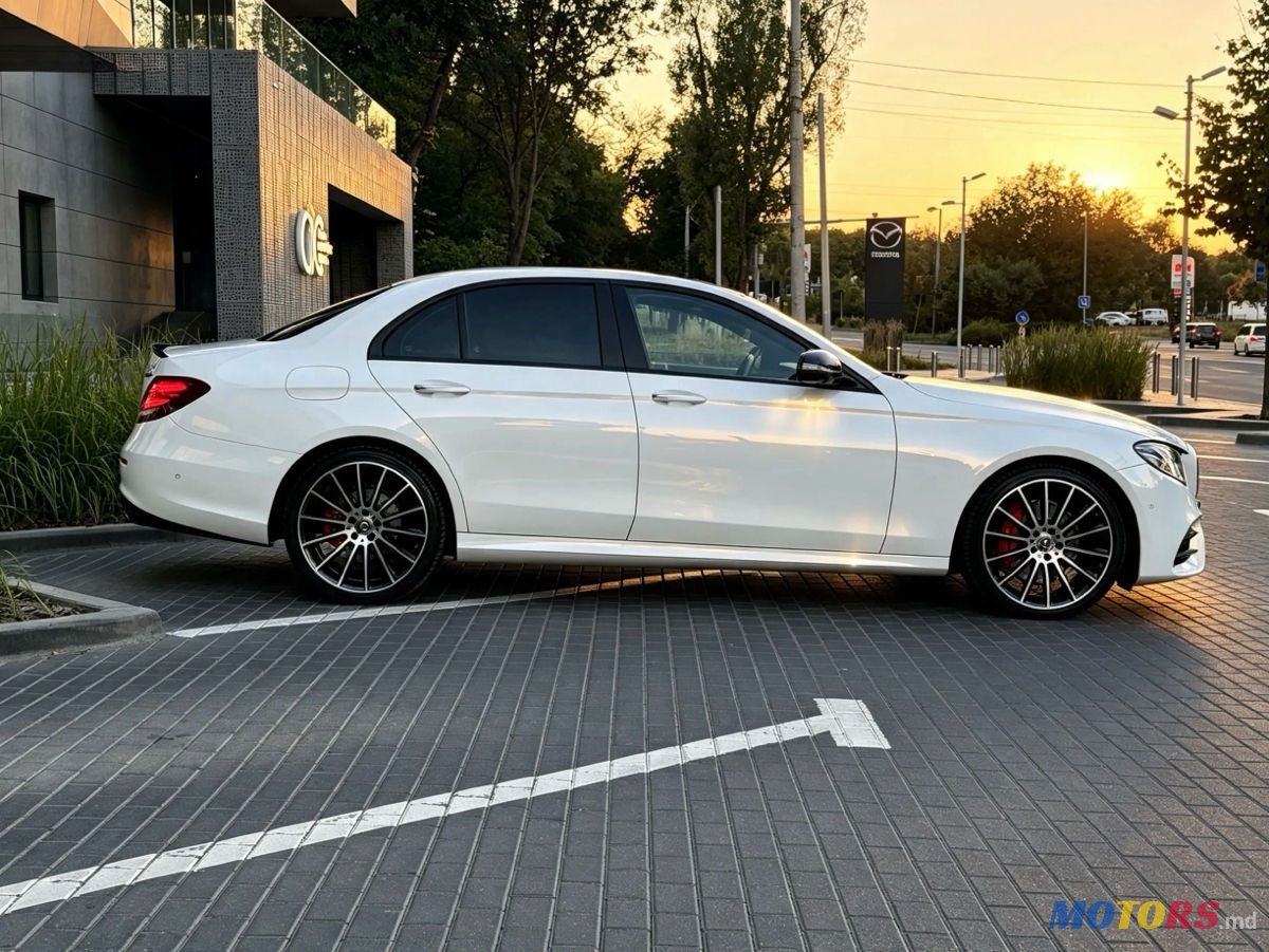 2018' Mercedes-Benz E-Class photo #2