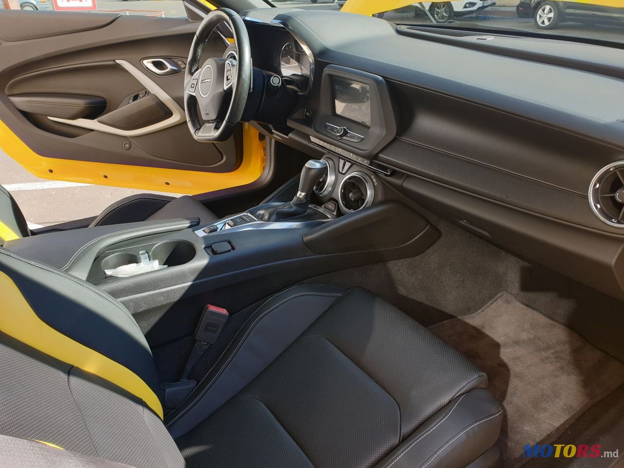 2018' Chevrolet Camaro photo #2