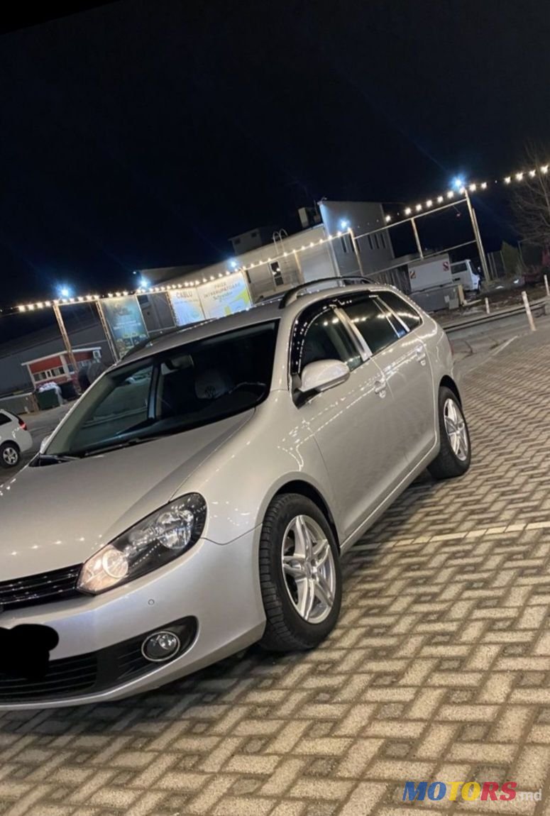 2010' Volkswagen Golf photo #5