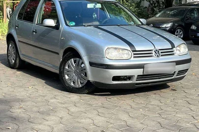 2002' Volkswagen Golf