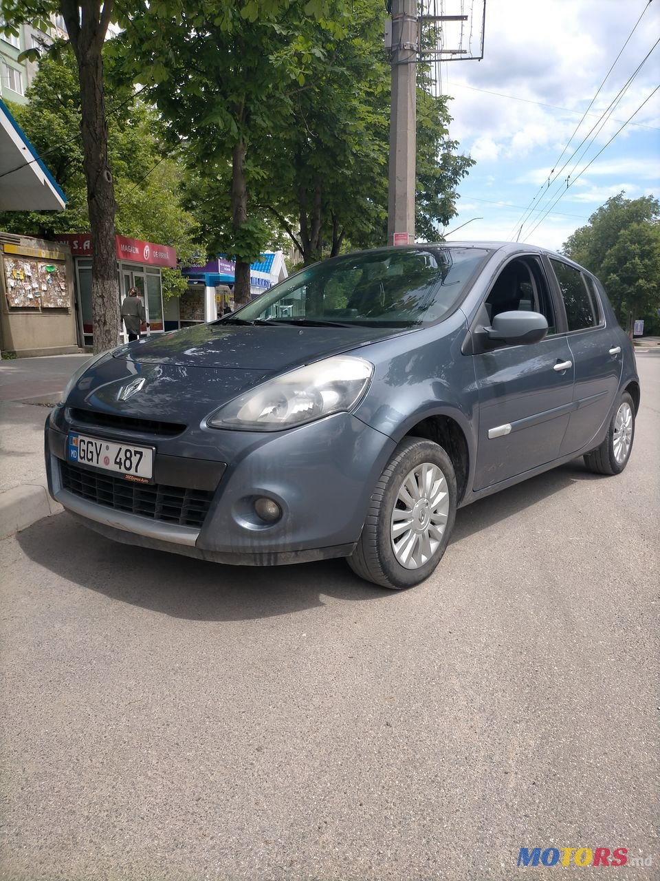 2009' Renault Clio photo #1