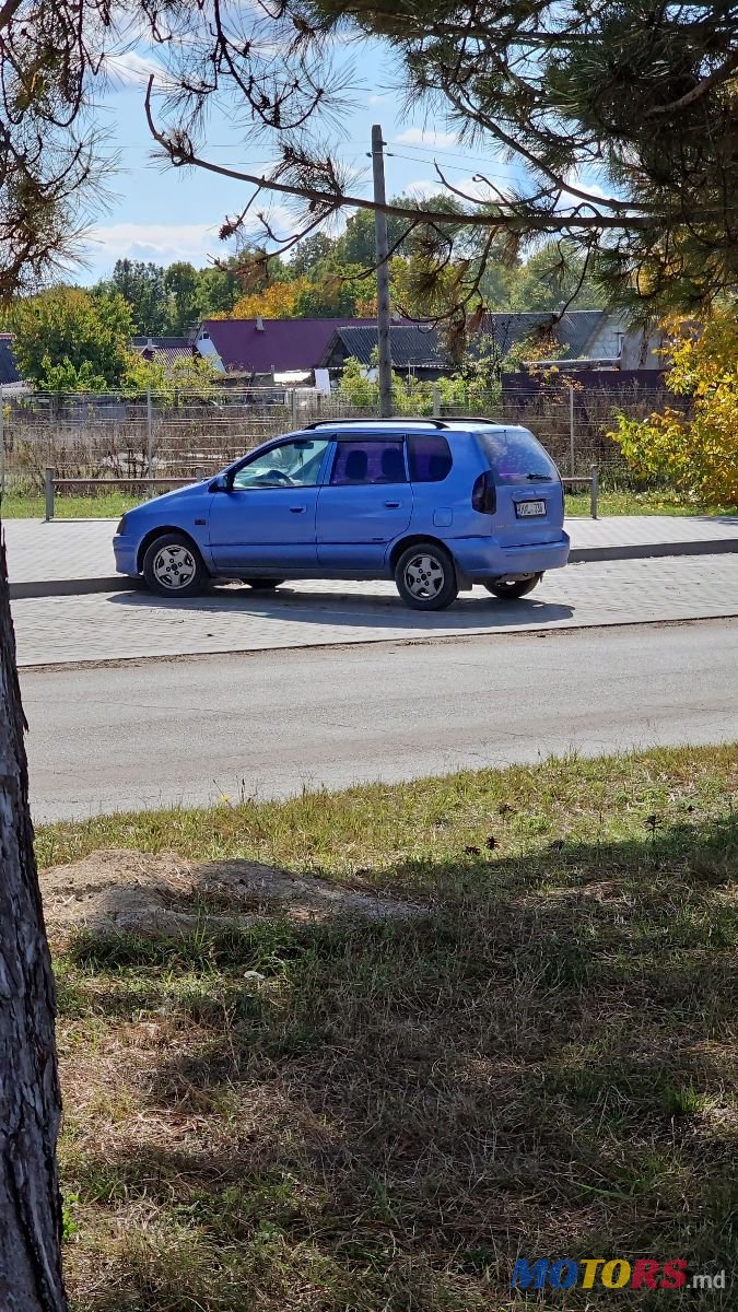 2001' Mitsubishi Space Star photo #2