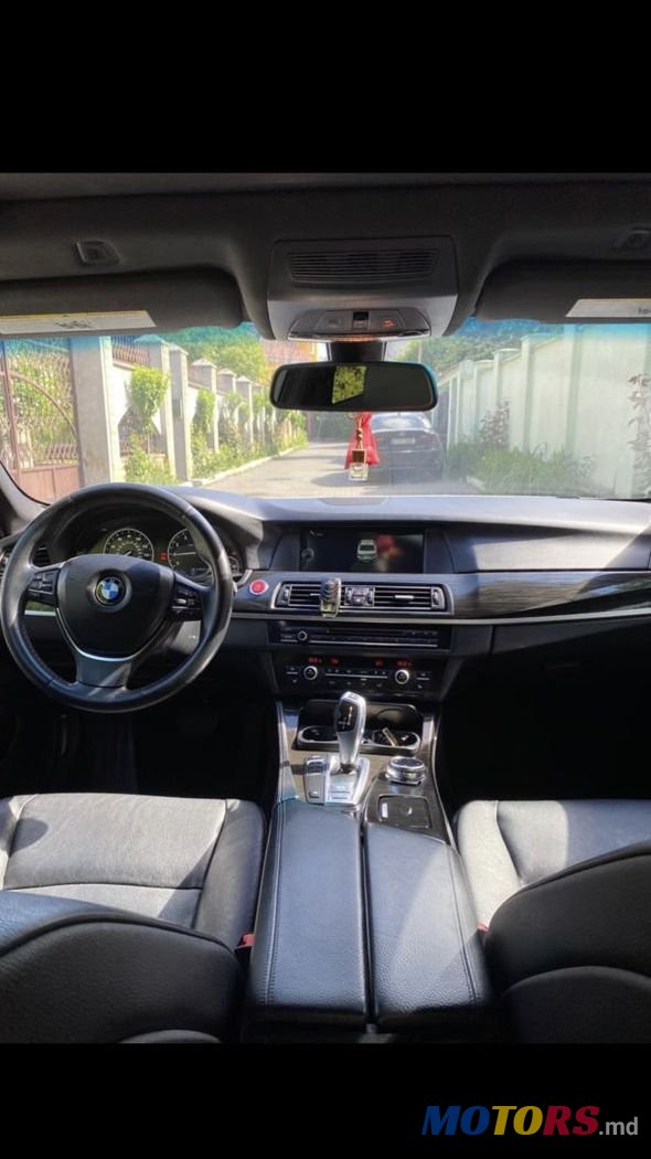 2013' BMW 5 Series photo #4