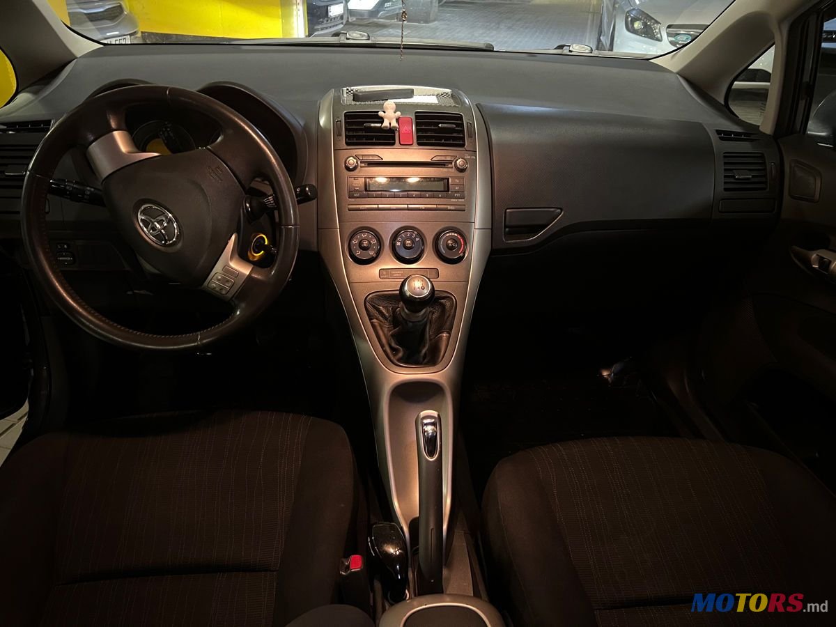 2008' Toyota Auris photo #6