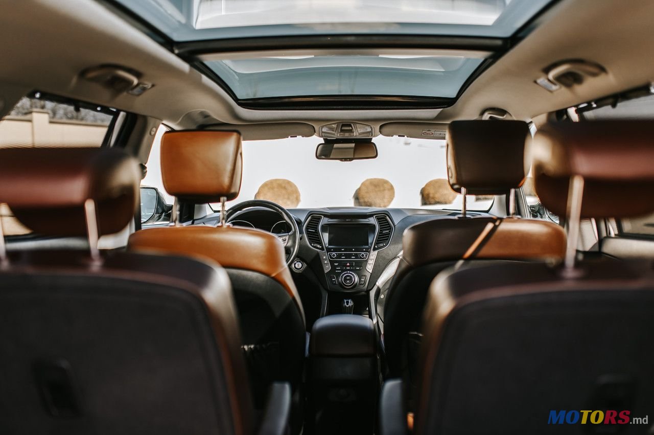 2017' Hyundai Santa Fe photo #4