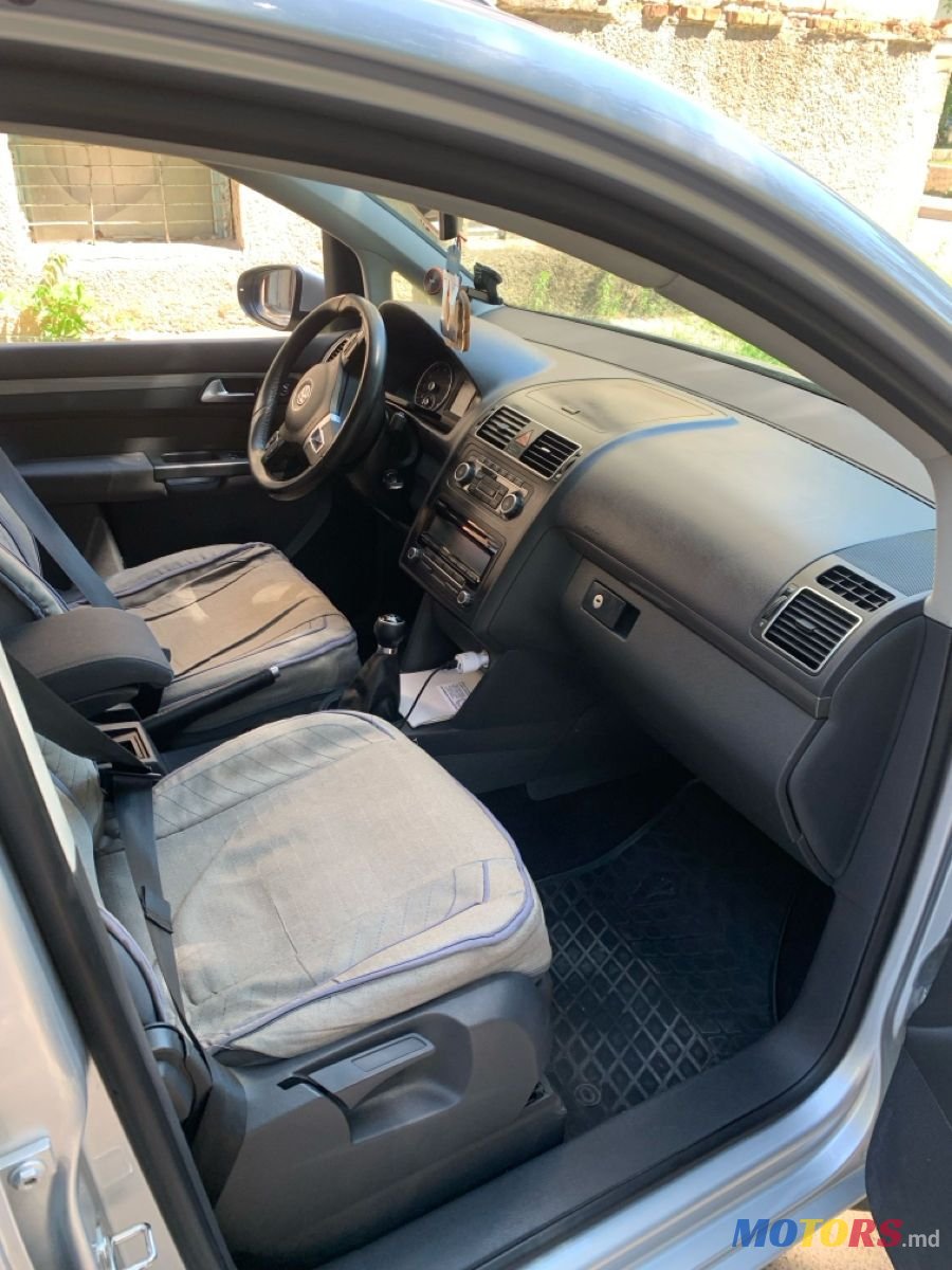 2010' Volkswagen Touran photo #6