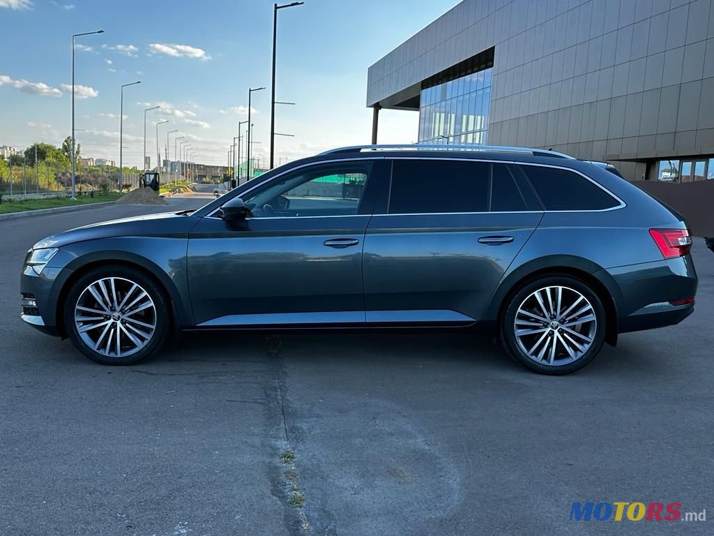 2021' Skoda Superb photo #3