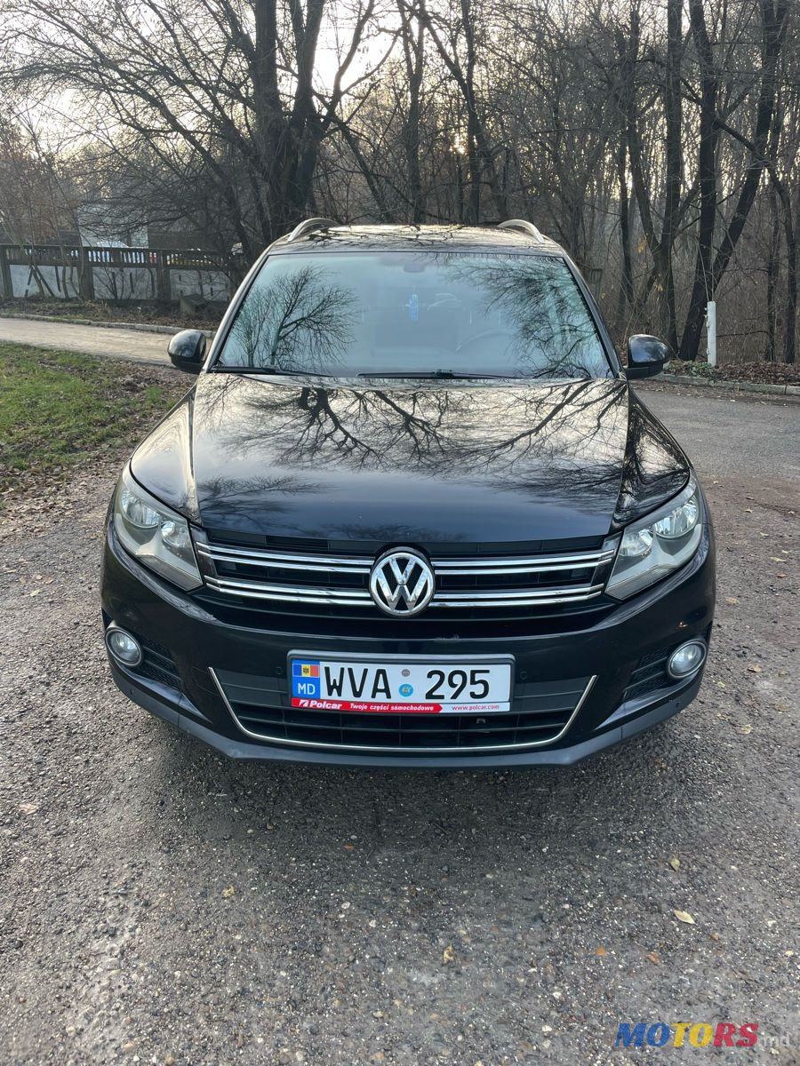 2011' Volkswagen Tiguan photo #1