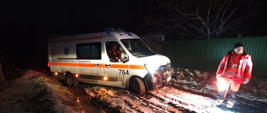 ГИЧС: Автобус съехал с дороги, несколько машин скорой помощи не могли добраться до пациентов