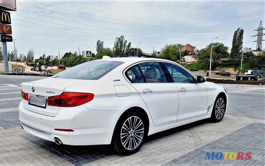 2017' BMW 5 Series photo #3