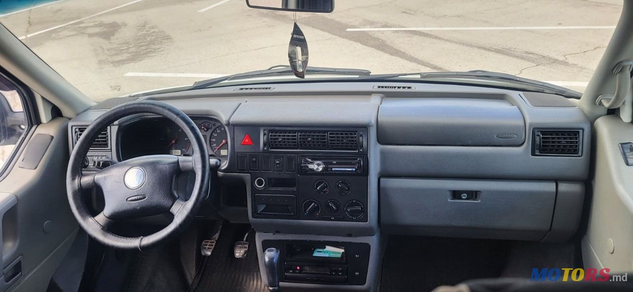 2003' Volkswagen Transporter photo #6