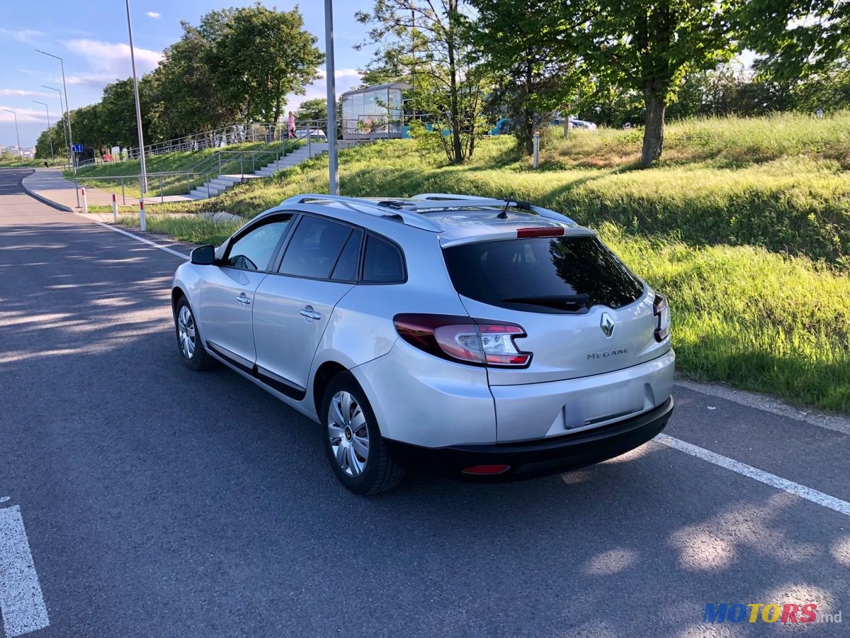 2010' Renault Megane photo #4