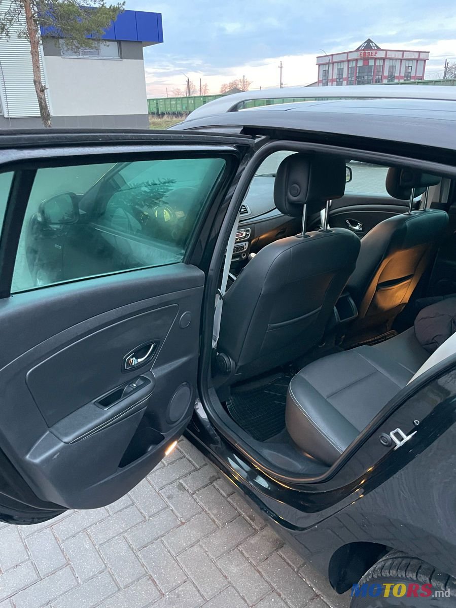 2012' Renault Megane photo #6