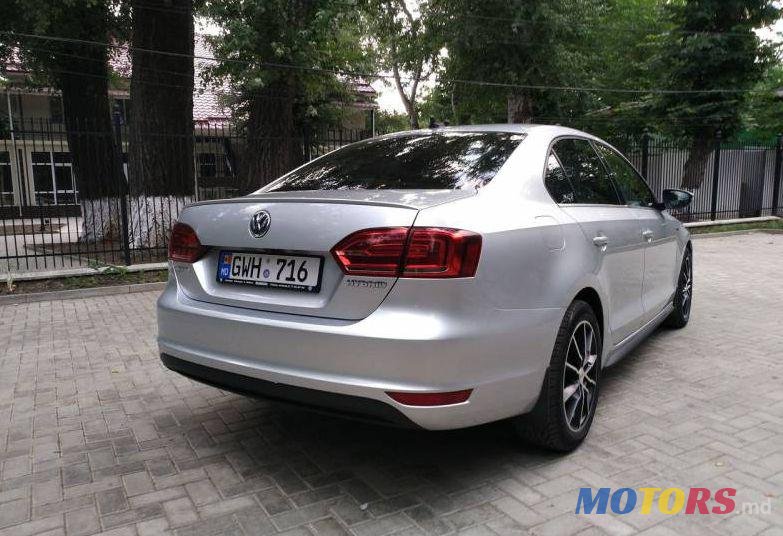 2013' Volkswagen Jetta photo #2