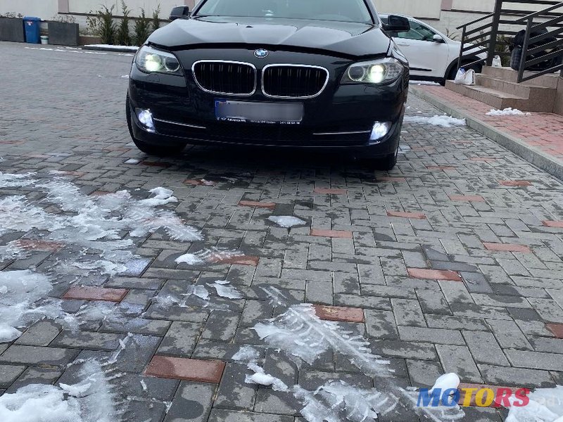 2011' BMW 5 Series photo #4